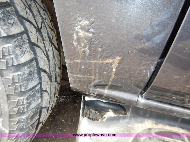 image for item I5053 2005 GMC Yukon 1500 XL SUV