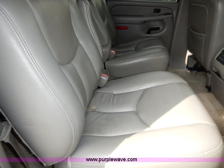 image for item I5053 2005 GMC Yukon 1500 XL SUV