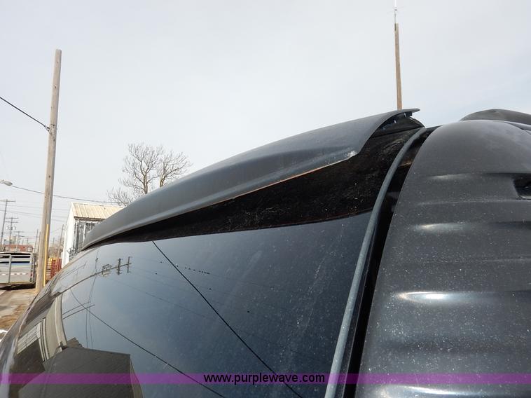 image for item I5053 2005 GMC Yukon 1500 XL SUV