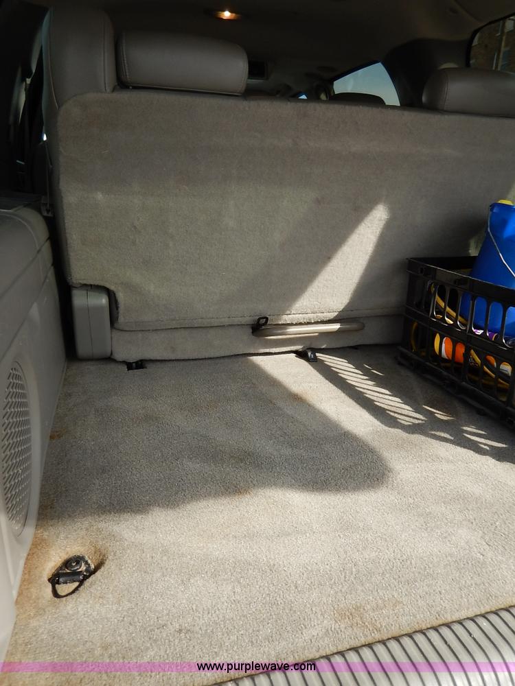 image for item I5053 2005 GMC Yukon 1500 XL SUV