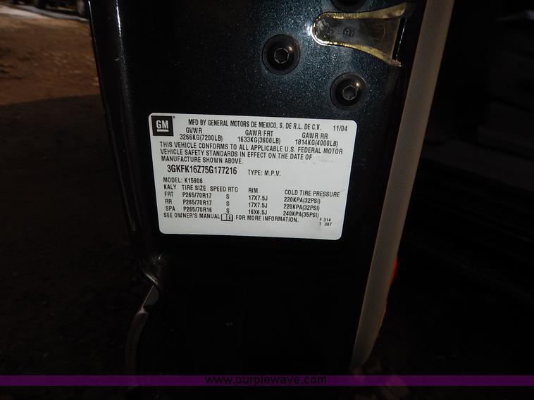 image for item I5053 2005 GMC Yukon 1500 XL SUV