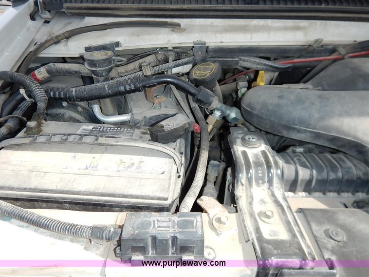 image for item I5064 2002 Ford 800 bus