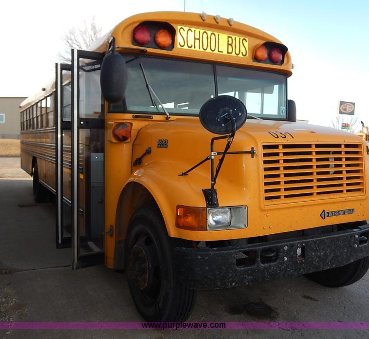 image for item I5068 2004 International 3800 Blue Bird school bus