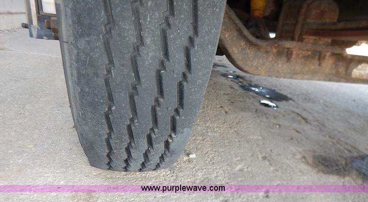 image for item I5068 2004 International 3800 Blue Bird school bus