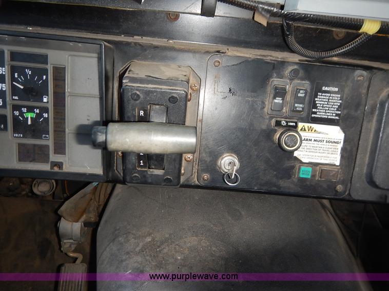 image for item I5068 2004 International 3800 Blue Bird school bus