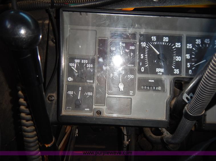 image for item I5068 2004 International 3800 Blue Bird school bus