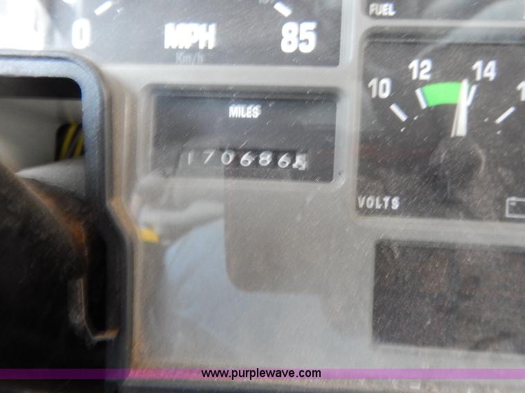 image for item I5068 2004 International 3800 Blue Bird school bus