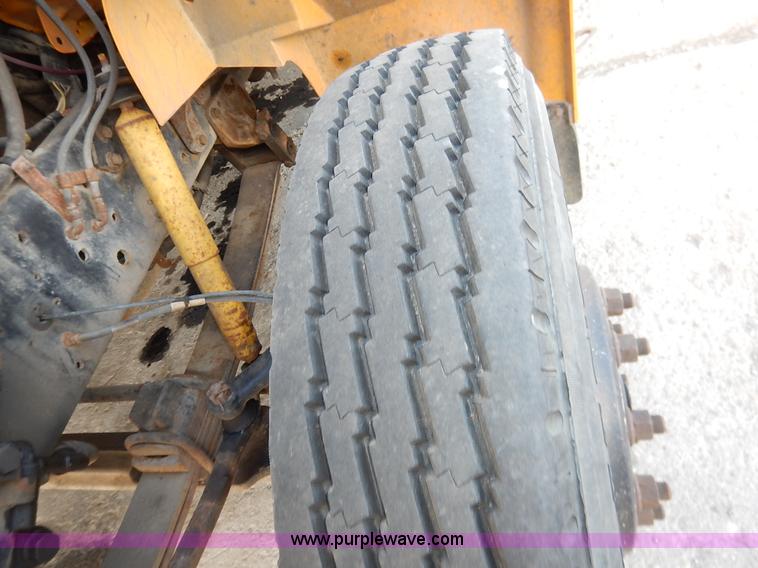 image for item I5068 2004 International 3800 Blue Bird school bus