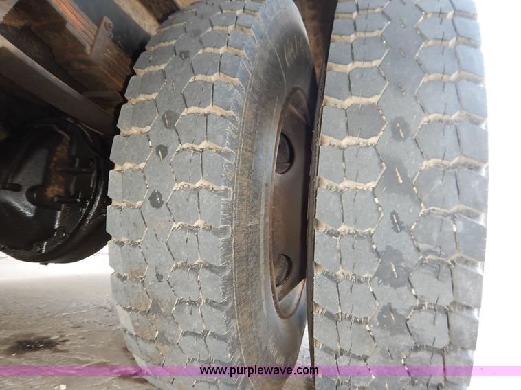 image for item I5068 2004 International 3800 Blue Bird school bus