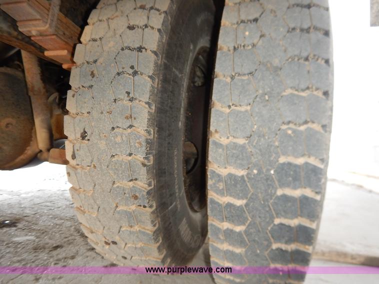 image for item I5068 2004 International 3800 Blue Bird school bus