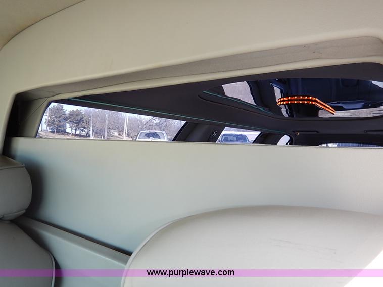 image for item I5116 1999 Lincoln Town Car Executive limousine