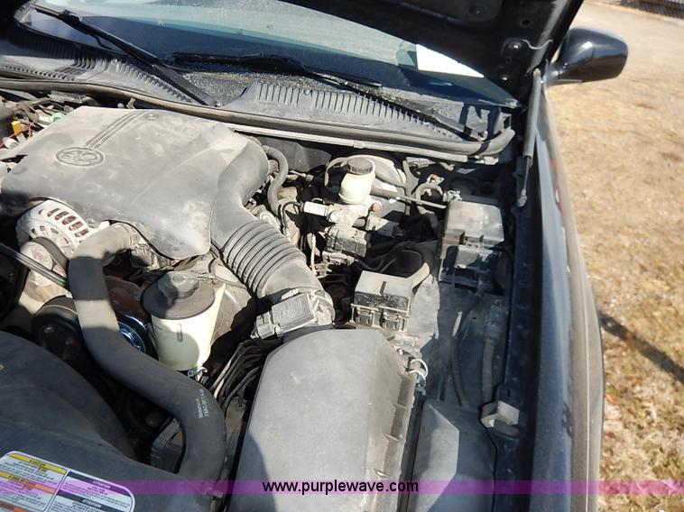 image for item I5116 1999 Lincoln Town Car Executive limousine