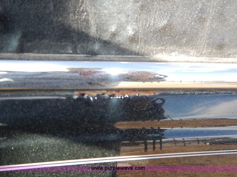 image for item I5116 1999 Lincoln Town Car Executive limousine