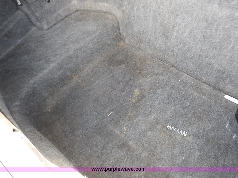 image for item I5116 1999 Lincoln Town Car Executive limousine