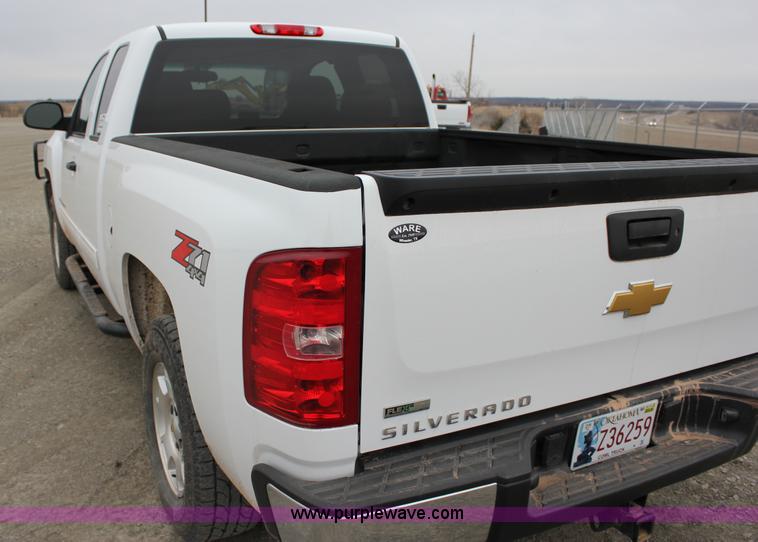 image for item J2286 2012 Chevrolet Silverado 1500 LT Z71 Ext. Cab pickup truck