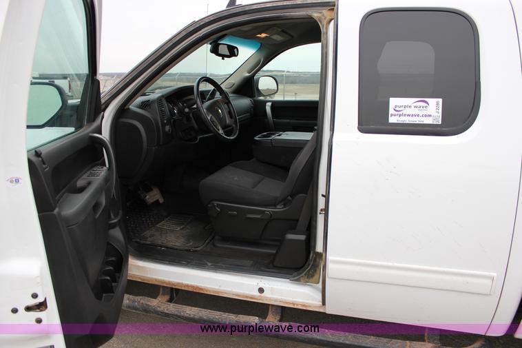 image for item J2286 2012 Chevrolet Silverado 1500 LT Z71 Ext. Cab pickup truck