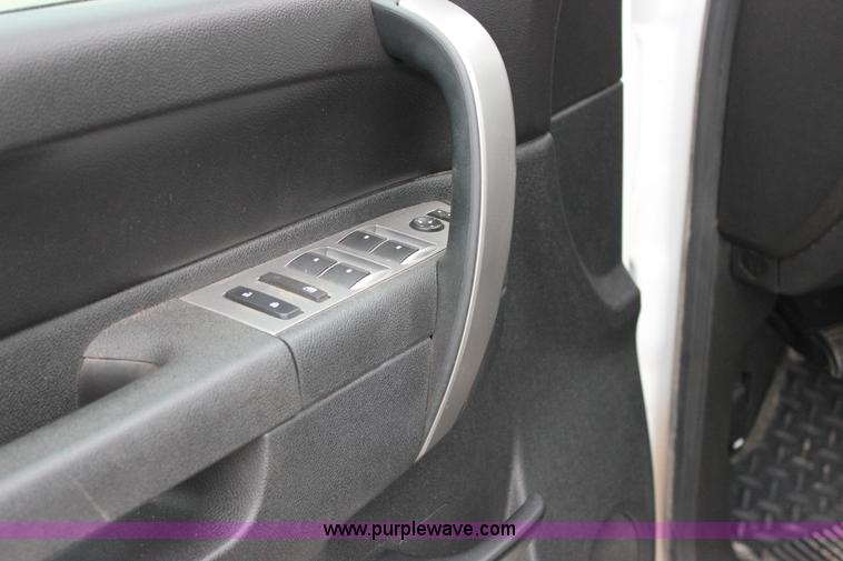 image for item J2286 2012 Chevrolet Silverado 1500 LT Z71 Ext. Cab pickup truck