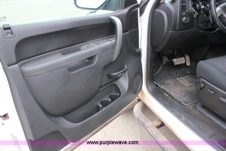 image for item J2286 2012 Chevrolet Silverado 1500 LT Z71 Ext. Cab pickup truck