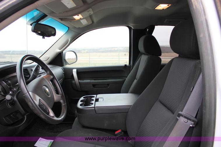 image for item J2286 2012 Chevrolet Silverado 1500 LT Z71 Ext. Cab pickup truck