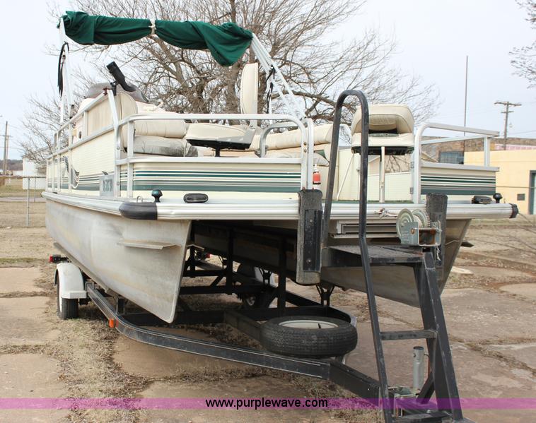 image for item J2291 2000 Voyager VS21 pontoon boat