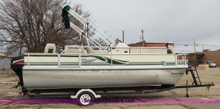 image for item J2291 2000 Voyager VS21 pontoon boat