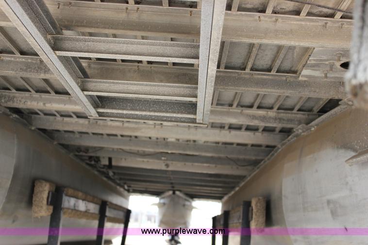 image for item J2291 2000 Voyager VS21 pontoon boat