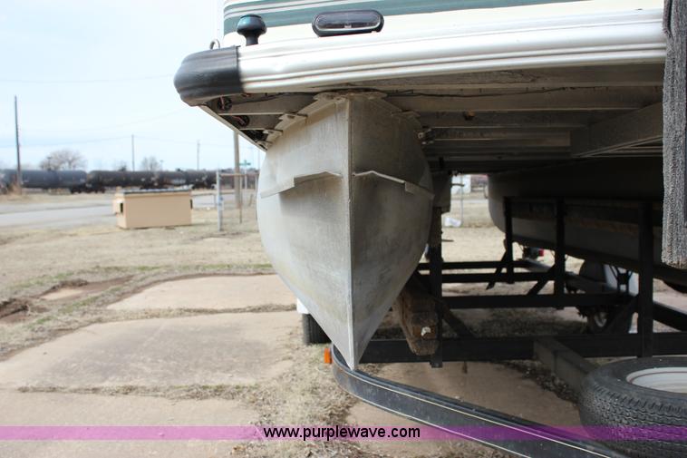 image for item J2291 2000 Voyager VS21 pontoon boat