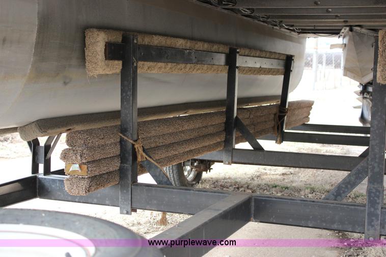 image for item J2291 2000 Voyager VS21 pontoon boat