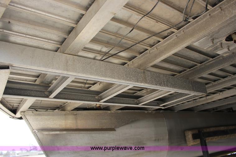 image for item J2291 2000 Voyager VS21 pontoon boat