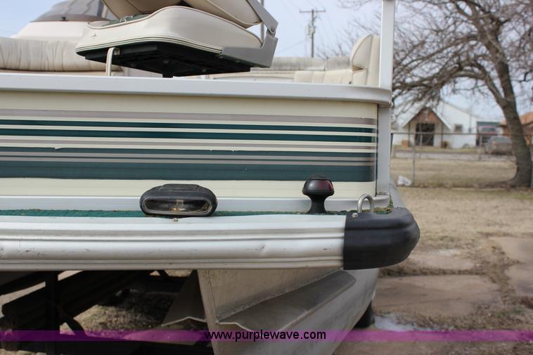 image for item J2291 2000 Voyager VS21 pontoon boat