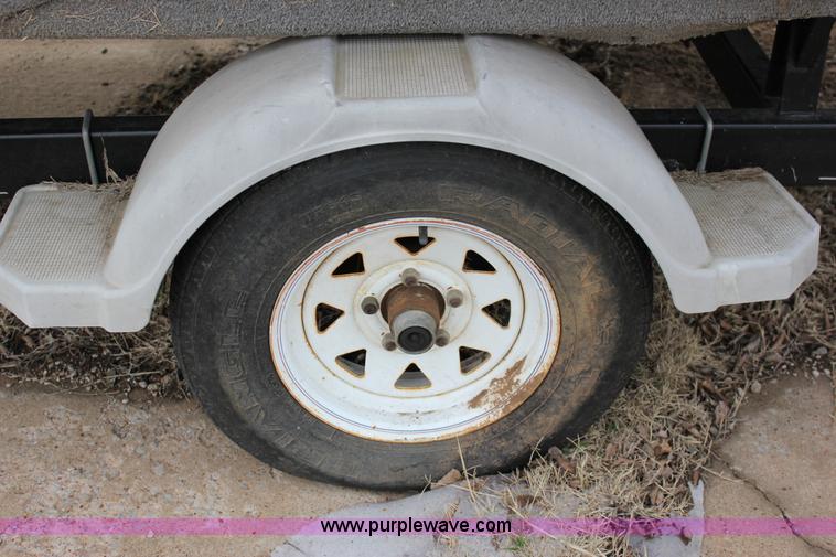 image for item J2291 2000 Voyager VS21 pontoon boat