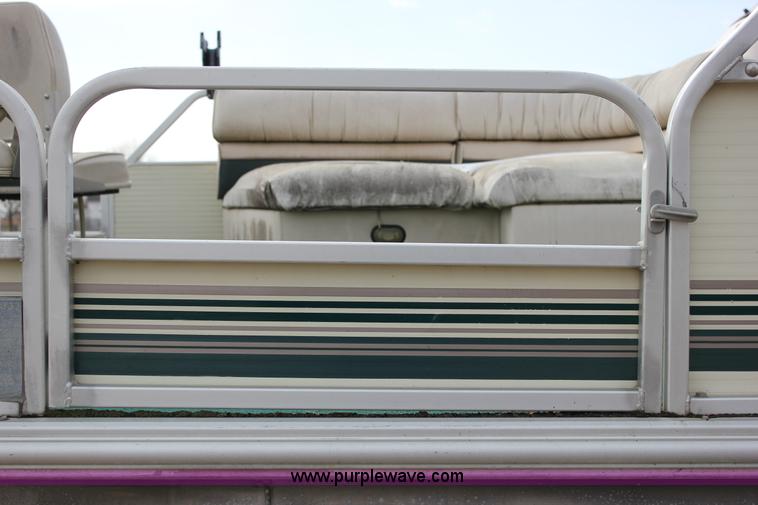 image for item J2291 2000 Voyager VS21 pontoon boat