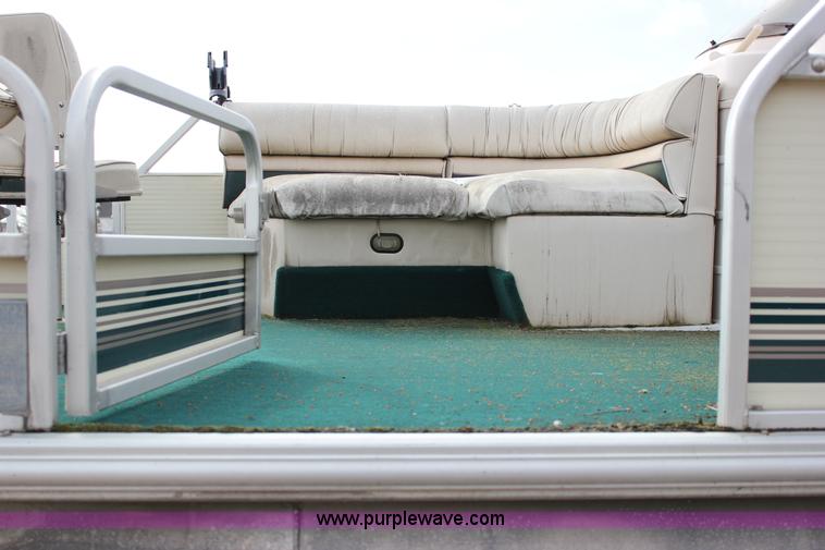 image for item J2291 2000 Voyager VS21 pontoon boat
