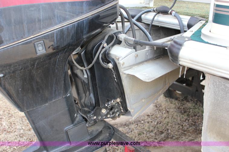 image for item J2291 2000 Voyager VS21 pontoon boat