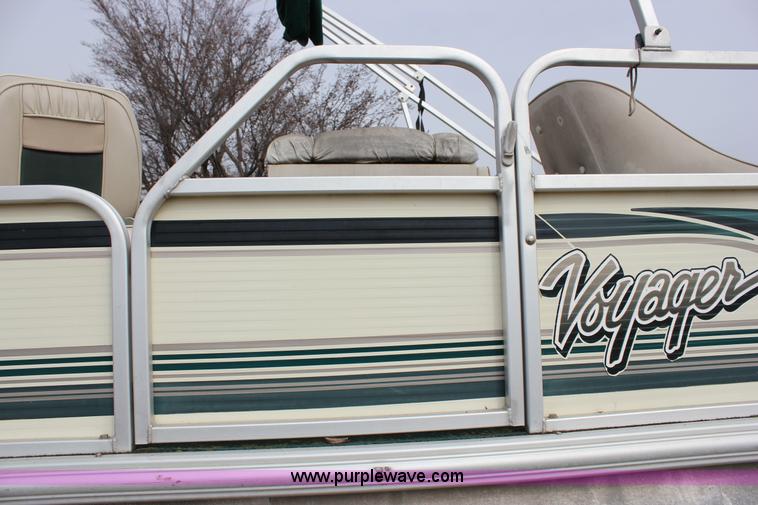 image for item J2291 2000 Voyager VS21 pontoon boat