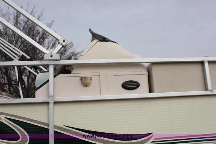 image for item J2291 2000 Voyager VS21 pontoon boat
