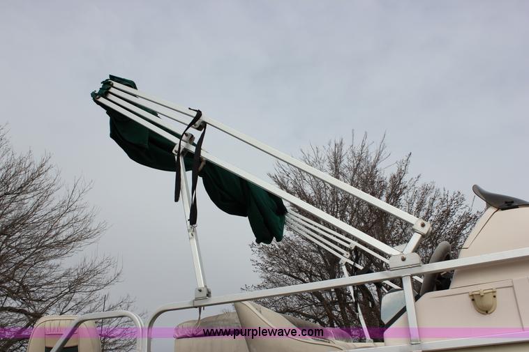 image for item J2291 2000 Voyager VS21 pontoon boat