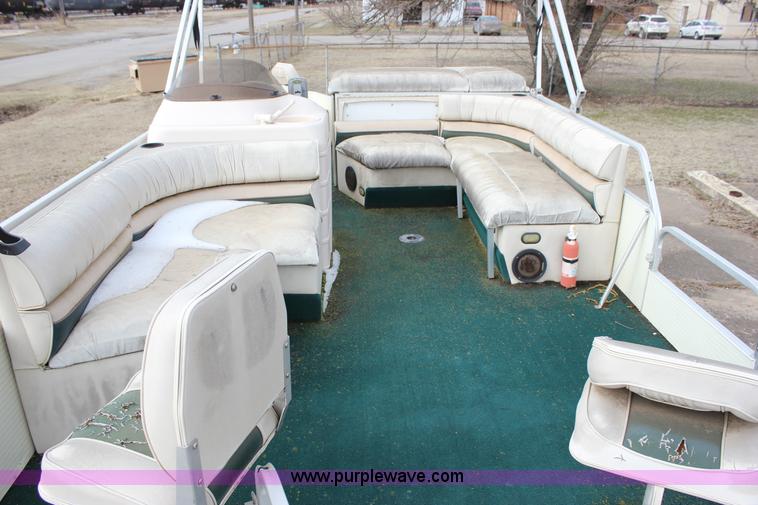 image for item J2291 2000 Voyager VS21 pontoon boat