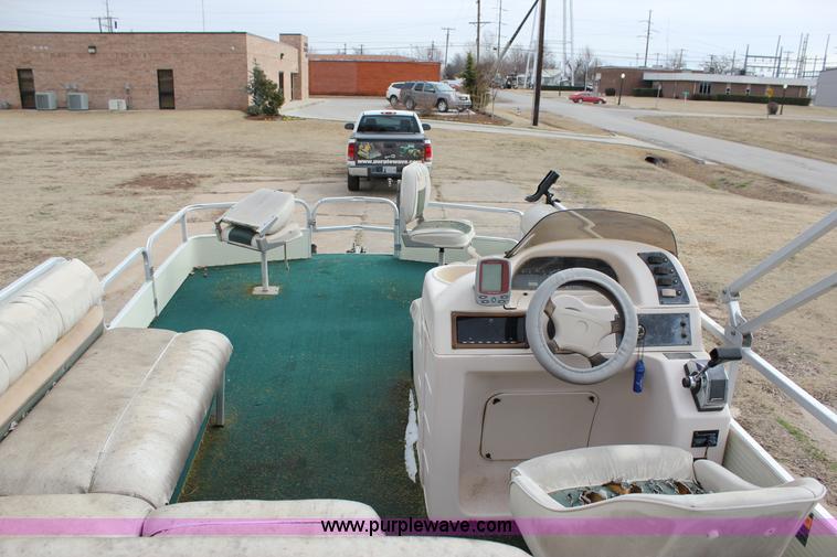 image for item J2291 2000 Voyager VS21 pontoon boat