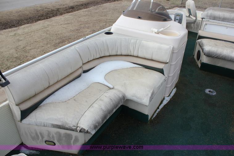 image for item J2291 2000 Voyager VS21 pontoon boat