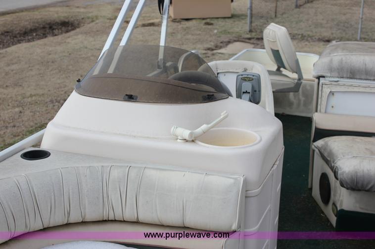 image for item J2291 2000 Voyager VS21 pontoon boat