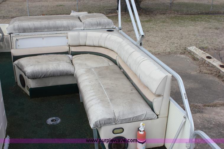 image for item J2291 2000 Voyager VS21 pontoon boat