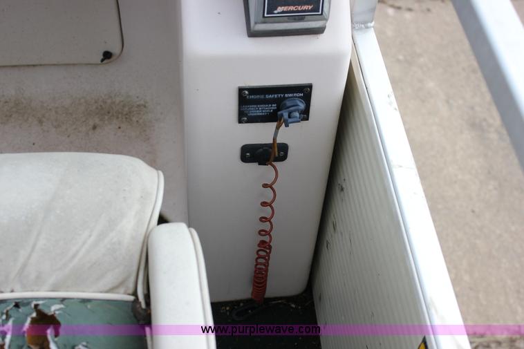 image for item J2291 2000 Voyager VS21 pontoon boat