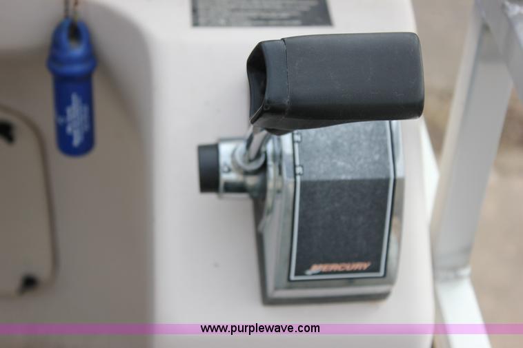 image for item J2291 2000 Voyager VS21 pontoon boat