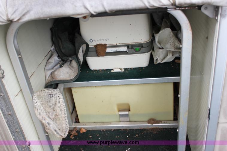 image for item J2291 2000 Voyager VS21 pontoon boat