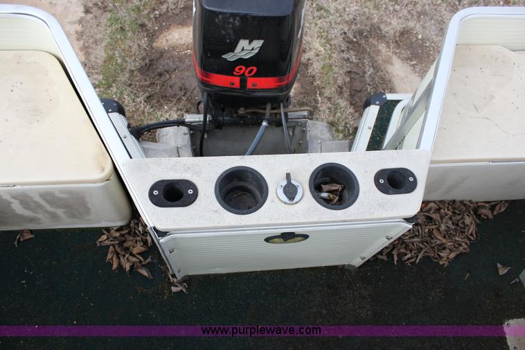 image for item J2291 2000 Voyager VS21 pontoon boat