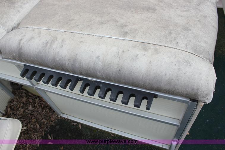 image for item J2291 2000 Voyager VS21 pontoon boat