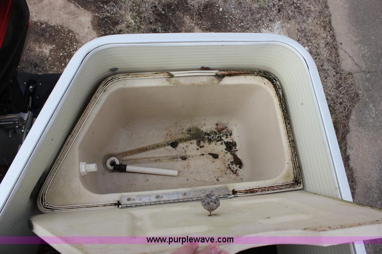 image for item J2291 2000 Voyager VS21 pontoon boat