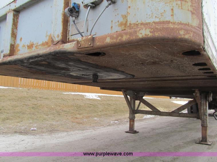 image for item J3275 1995 Fruehauf dry van trailer