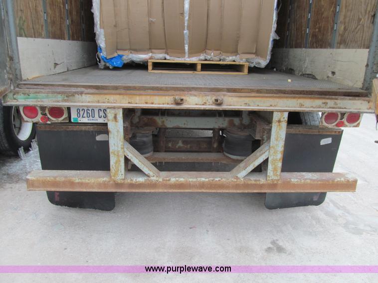 image for item J3276 1996 Fruehauf dry van trailer
